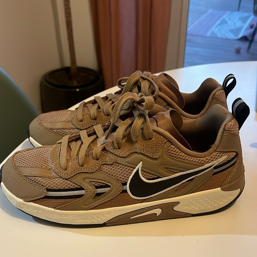 Nike JAM Sneakers